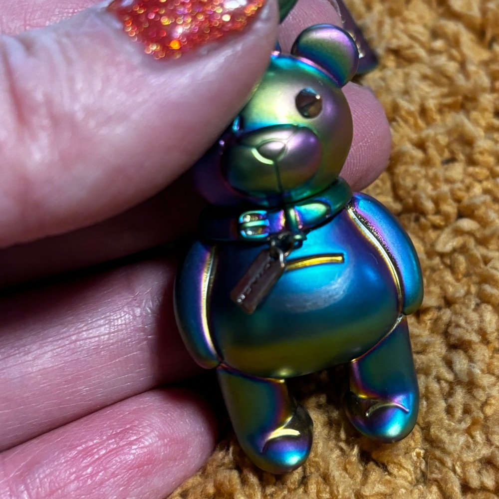 Coach oil hologram bear key ring keychain - Picture 3 of 3
